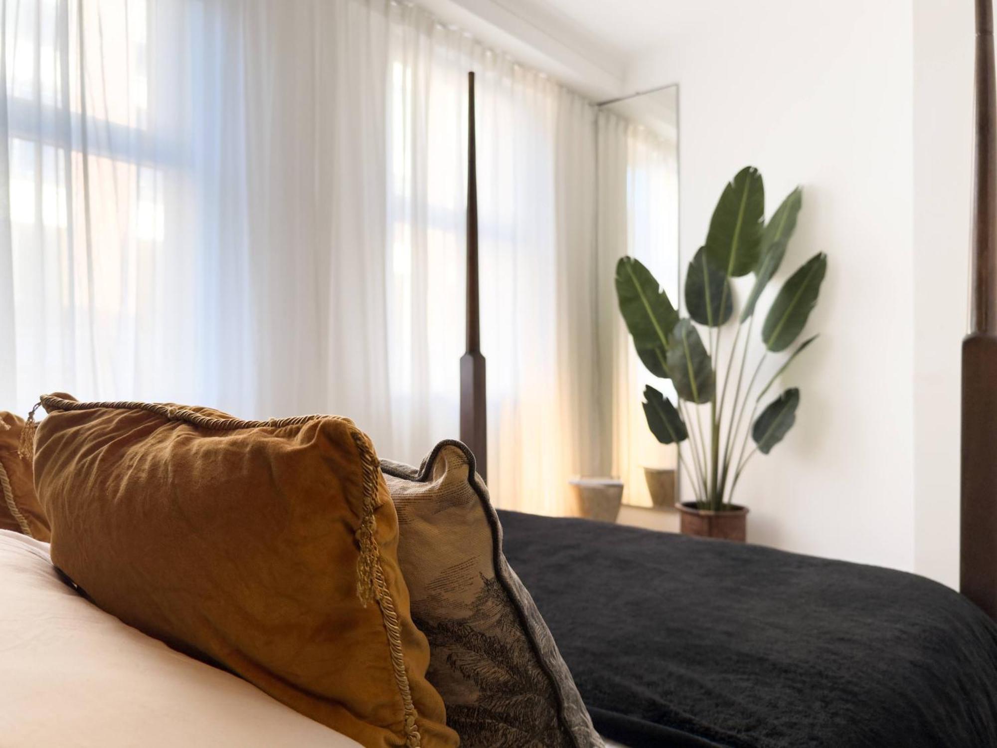 Tranquil Oasis W 100Inch Cinema & Hammock, By The Design Traveller Apartment London Exterior photo